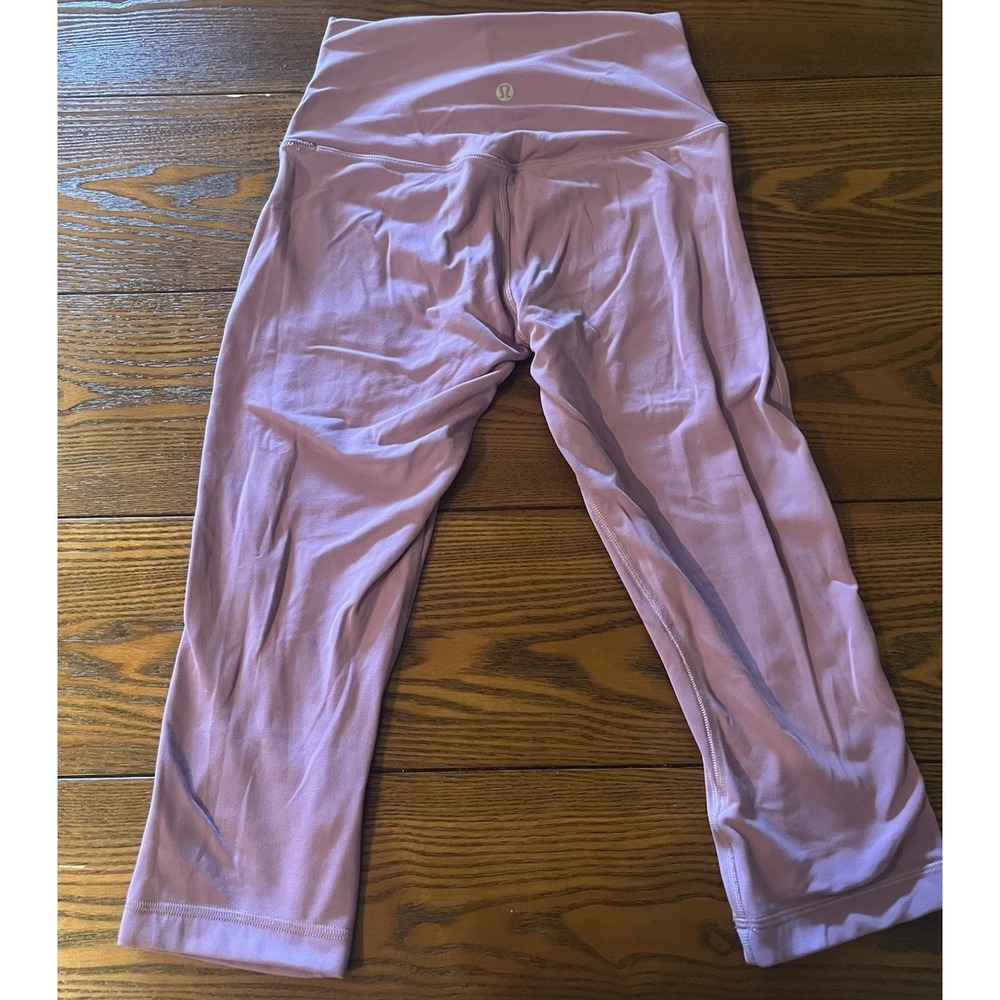 Lululemon Women Capri Legging Polyester Purple Size 4 Solid Gym Workout
